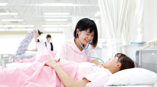 早期からの徹底した実技演習-基礎看護技術演習