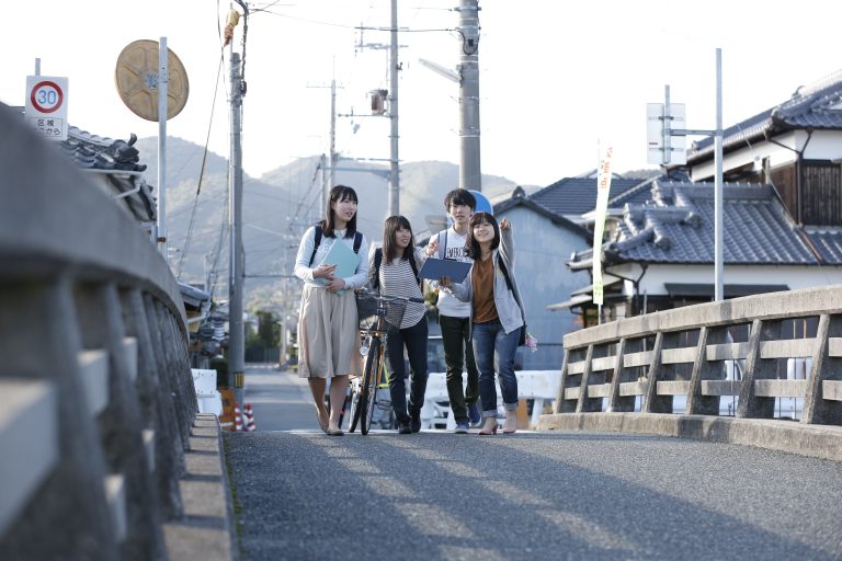 地域で一緒に生きていくために手助けにあたっている方々の心はどのようなものであるか